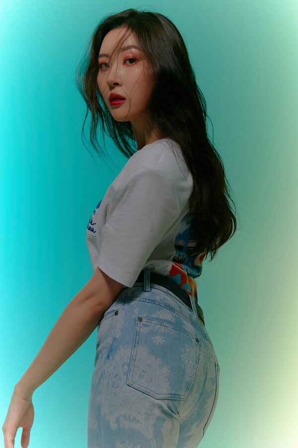 선미, 마리끌레르 화보 B컷 공개. “자유롭고 파격적인 포즈” (사진 4)