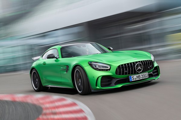 정통 고성능 스포츠카 ‘더 뉴 메르세데스-AMG GT R’ 국내 최초 출시 (사진 3)