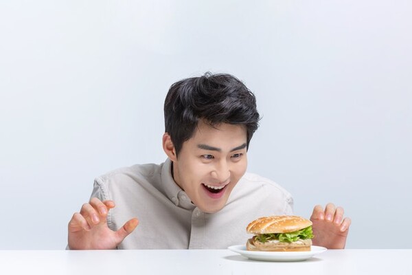 과거 윤종신이 겪은 크론병이 희귀병인 이유와 증상 (사진 5)