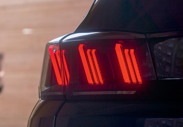 푸조, 7인승 "뉴 푸조 5008 SUV" 출시 (사진 3)