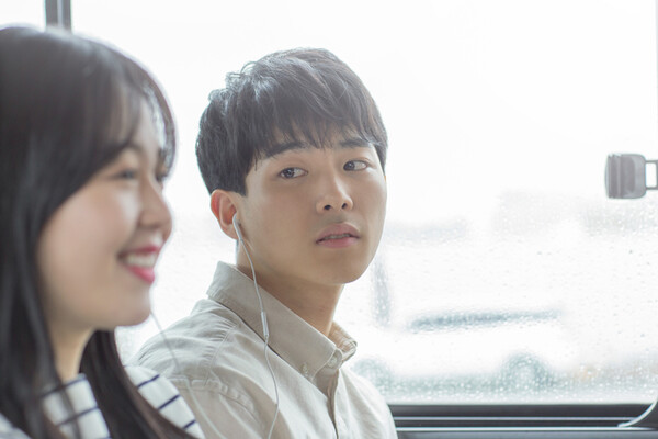 그가 당신에게 푹 빠졌다는 신호 10가지 (사진 2)