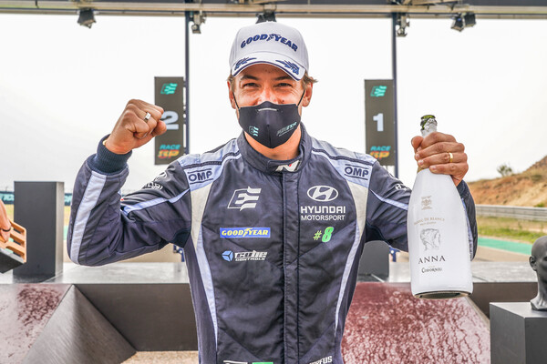 현대자동차, '아반떼 N TCR' WTCR 3차전 우승 (사진 4)