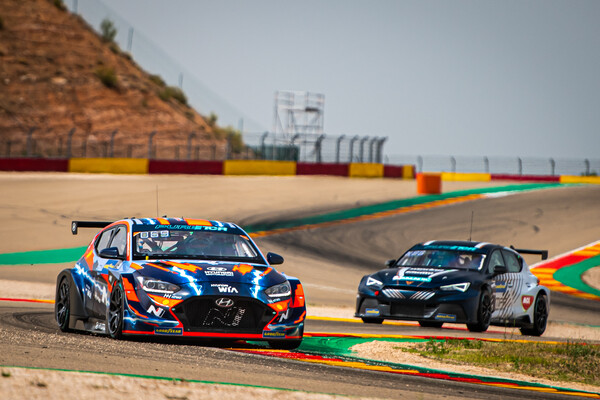 현대자동차, '아반떼 N TCR' WTCR 3차전 우승 (사진 5)