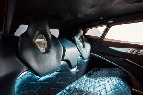 BMW M, 역대 최고 성능 모델인 ‘콘셉트 XM’ 세계 최초 공개 (사진 3)