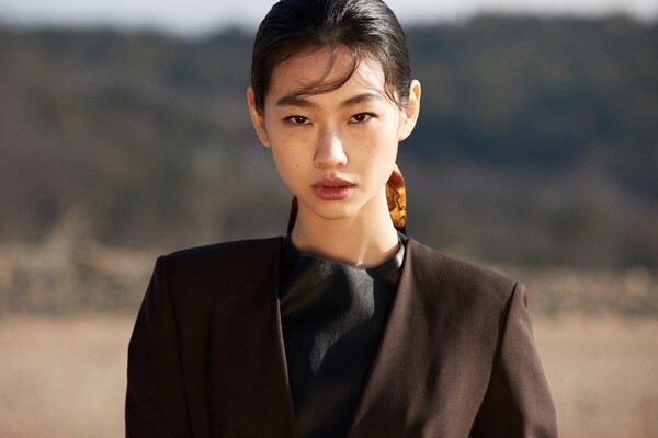 벤틀리 서울, ‘정호연’과 함께  새로운 브랜드 캠페인 “Extraordinary Journey” 전개 (사진 3)