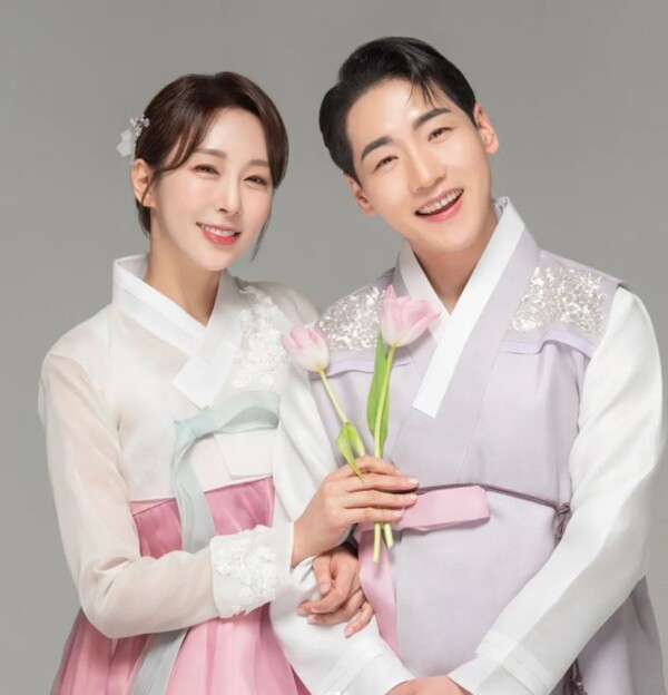 박군♥한영 '달달한 입맞춤' 웨딩화보 공개 (사진 3)
