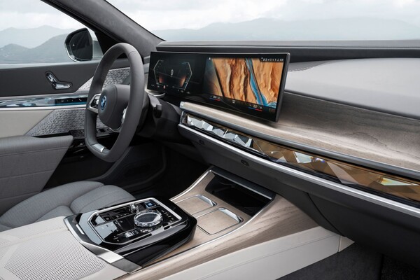 BMW가 디지털 시대를 위한 혁신적 럭셔리 플래그십 세단 뉴 7시리즈를 최초로 공개했다. (사진 3)