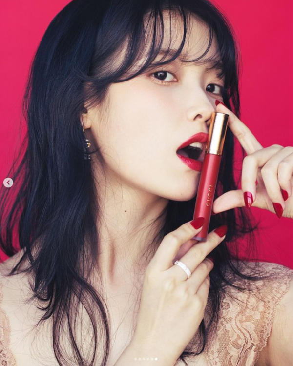 아이유, 섹시 이미지 변신 B컷 아닌 A컷 (사진 2)