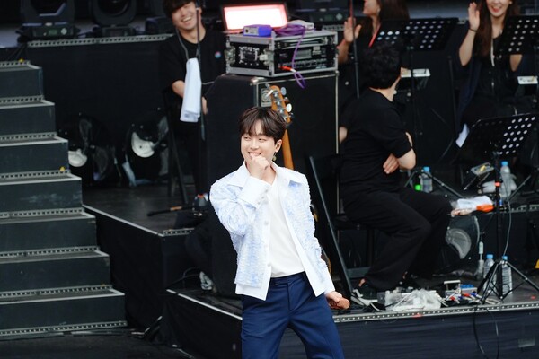 장민호X이찬원 ‘민원만족’, 전주 콘서트 야외 우천속에도 성료. “6천관객 열광” (사진 2)
