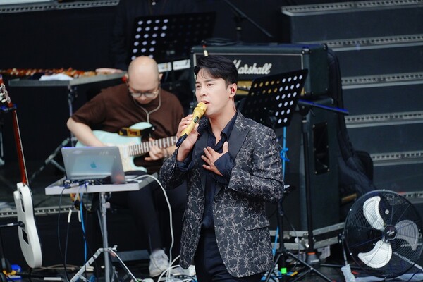 장민호X이찬원 ‘민원만족’, 전주 콘서트 야외 우천속에도 성료. “6천관객 열광” (사진 3)