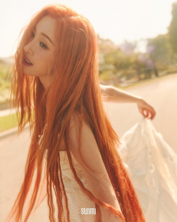 선미, '열이올라요' 콘셉트 포토서 눈부신 비주얼 과시. "트랙리스트 화제" (사진 3)