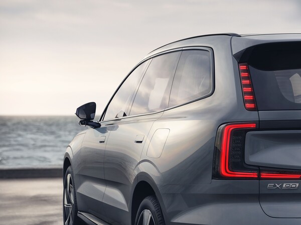 1회충전으로 600km 달린다. 볼보자동차, 새로운 순수 전기 SUV 'VOLVO EX90' 글로벌 최초 공개 (사진 7)