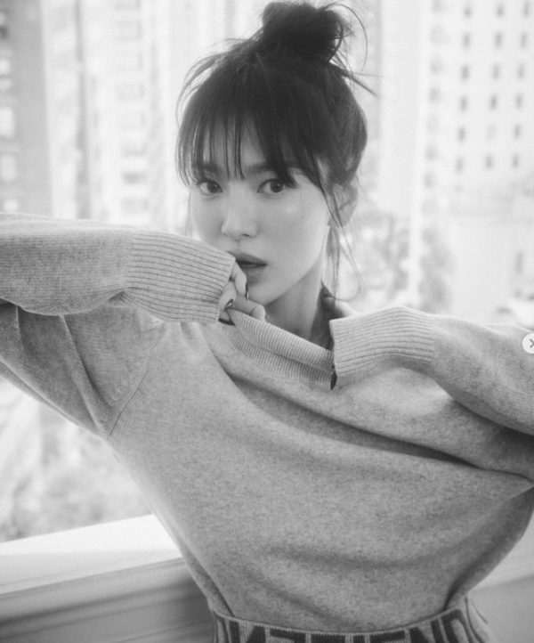 "연진아! 고데기로 아무리 지저도 나 이정도야!!...송혜교 B컷 화보 공개 (사진 1)